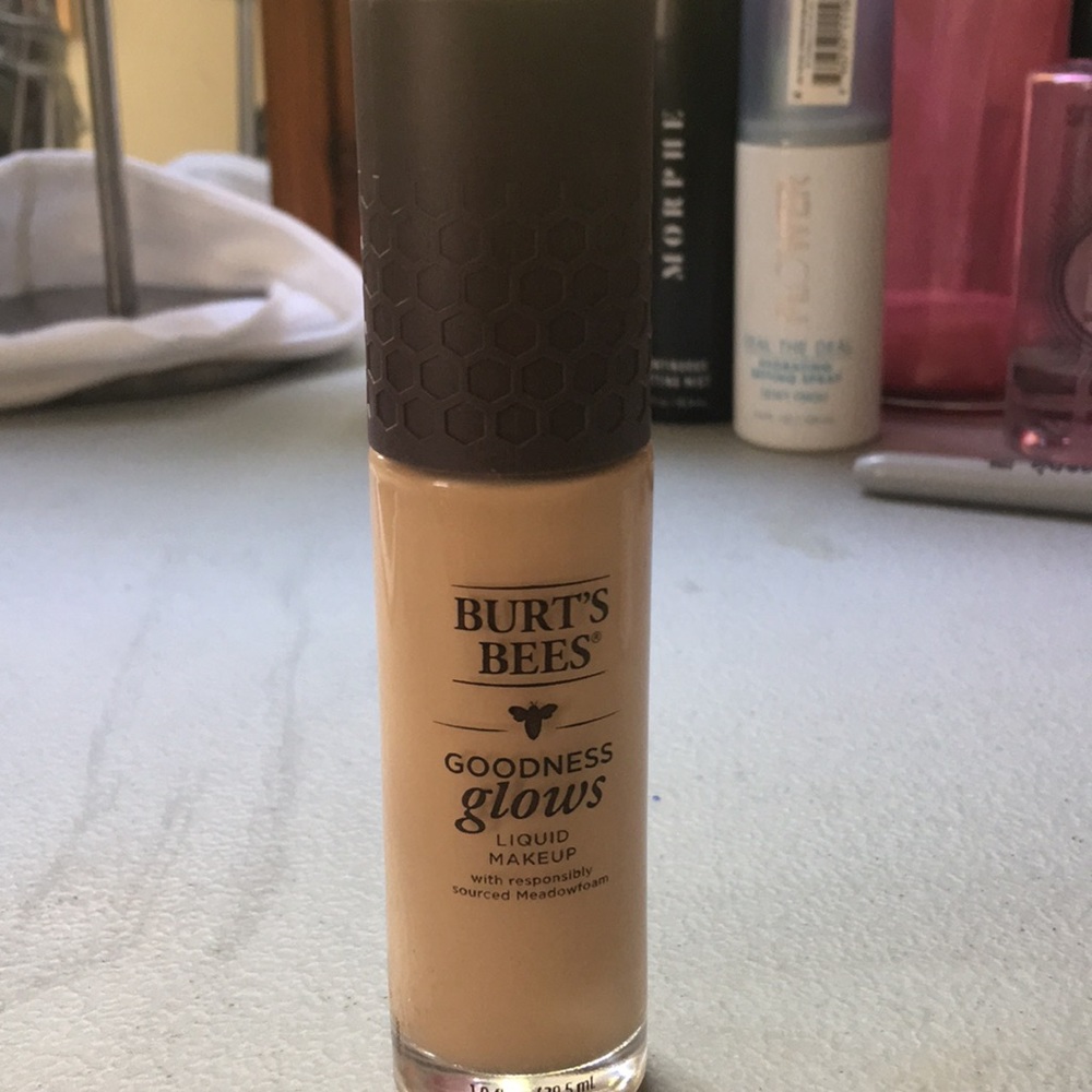 Burt’s bees Goodness Glows